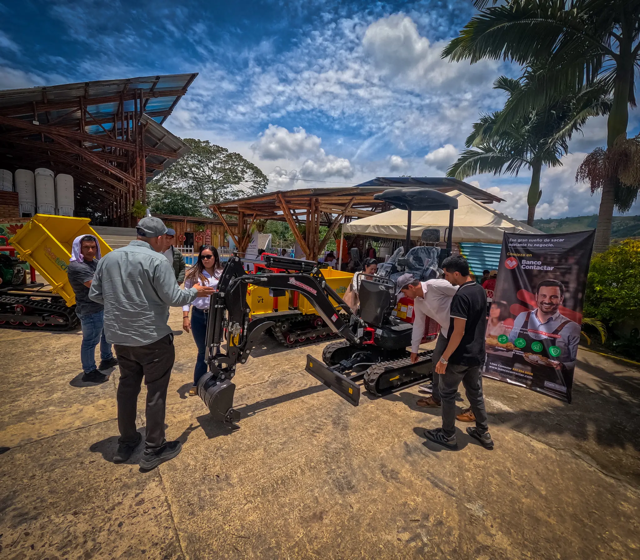 Exposición De Maquinaria Agricola En Acevedo Huila